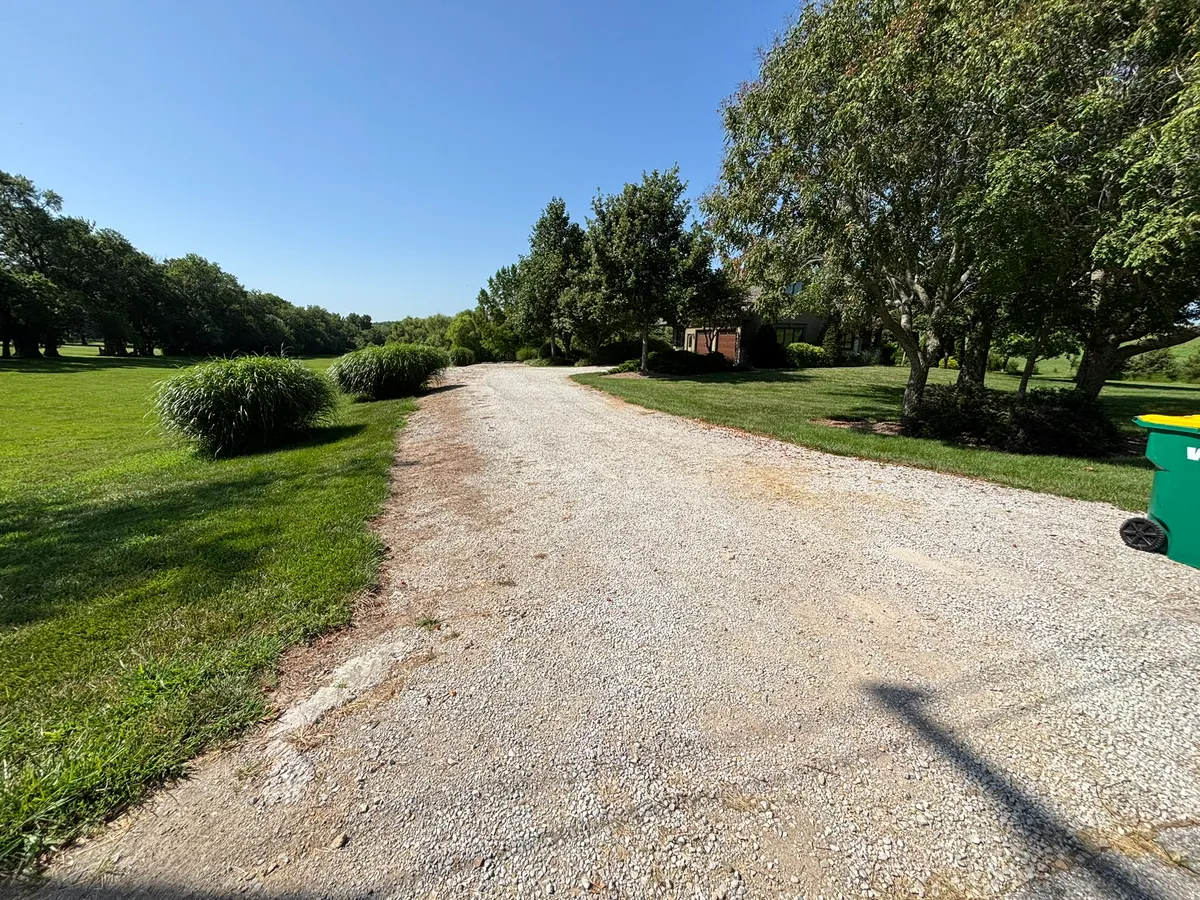 Commercial asphalt installation near Kansas City